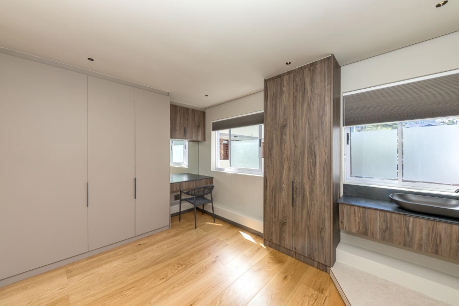 2 Bedroom Property for Sale in Sea Point Western Cape